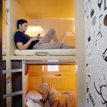 Inap At Capsule Hostel Bandung Exterior foto